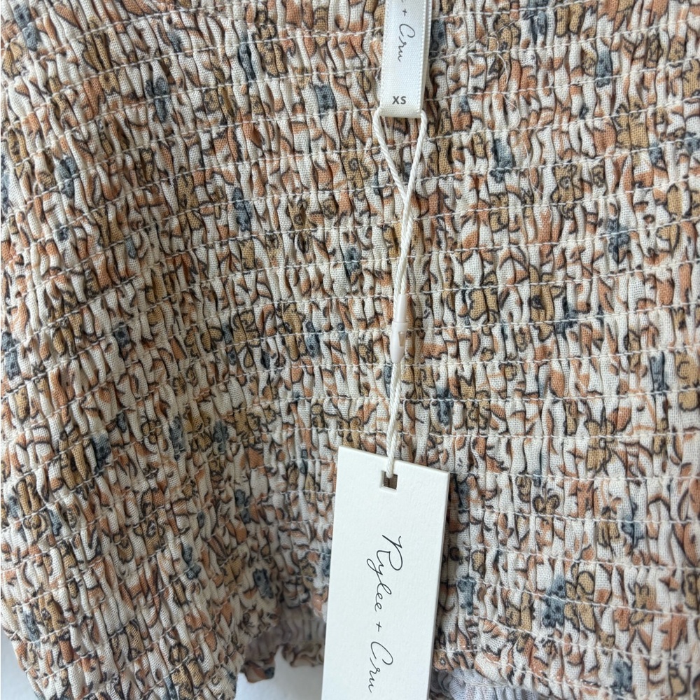 Rylee + Cru Floral Smocked Puff Sleeve Crop Top in Cream and Tan - Picture 3 of 3